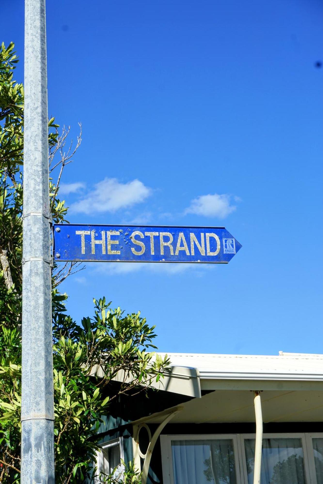 Last On The Strand, Russell - The Boathouse 외부 사진